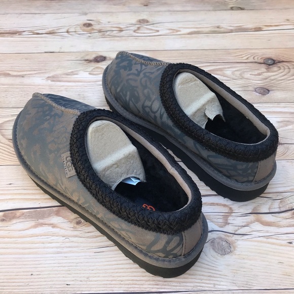 UGG Tasman Street Graffiti Slippers - Picture 11 of 16